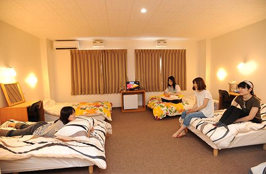 グループで行くなら！ ３人以上同室プランの合宿免許！