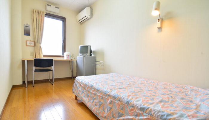 学校寮「マーガレット」（男性）